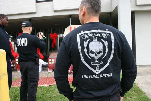 SWAT: The Final Option against demonstrators